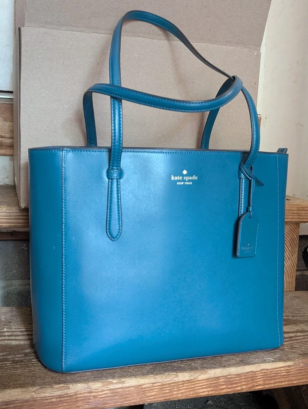 Kate Spade Schuyler